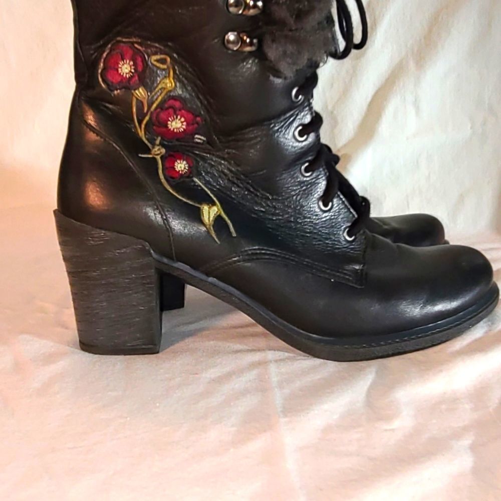 Dromedaris shin high fur lined boots